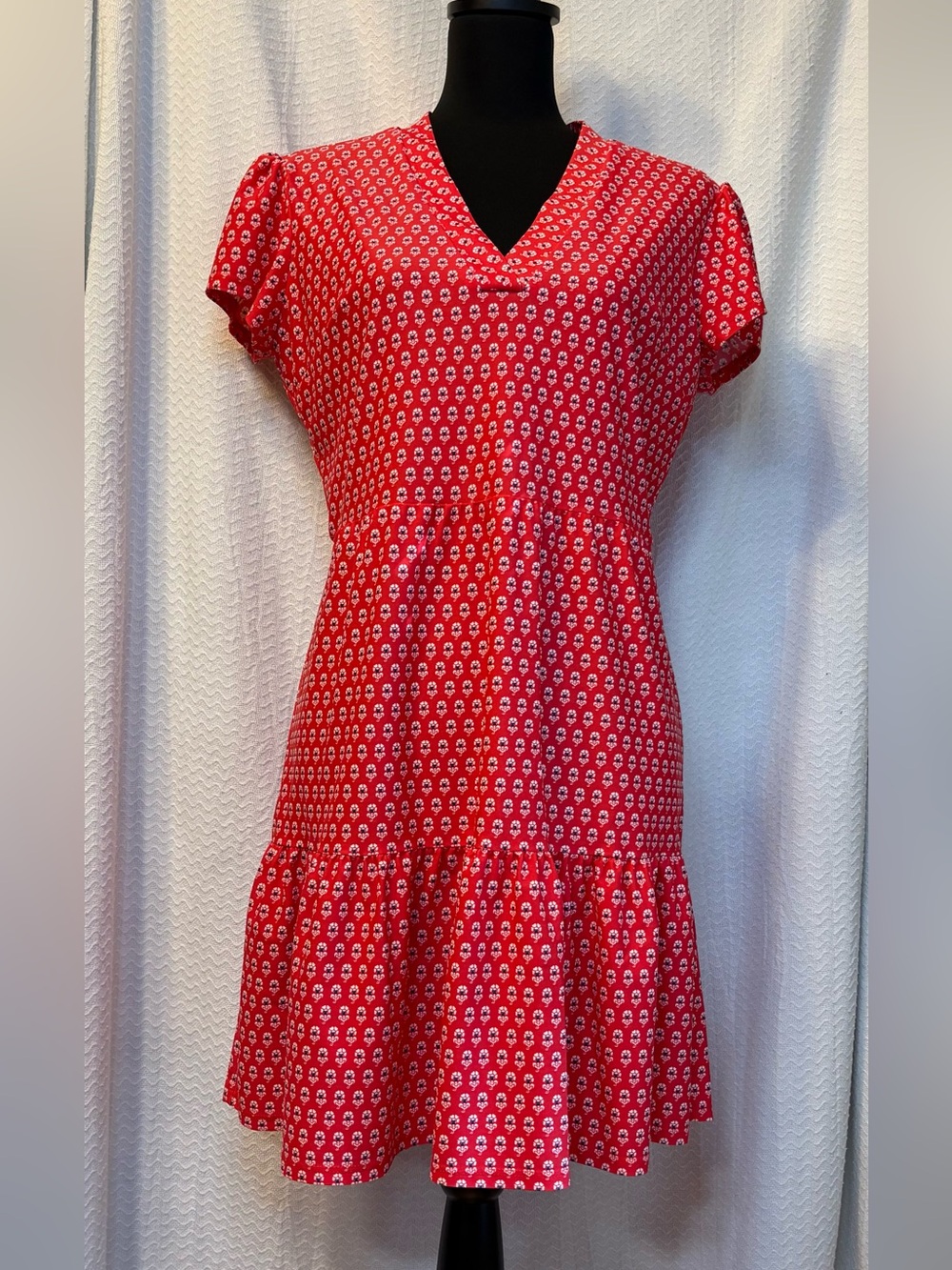 Jude Connally Ginger Dress. Size S
Fabric feels luxurious!
Like new